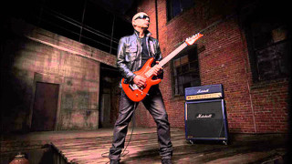 Man standing stage guitar amp - a man free wallpaper