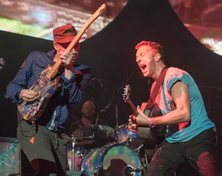 Two men playing guitars on 7 - rock free wallpaper