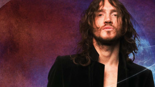 Man longhair blackshirt purple bg - a purple background free wallpaper