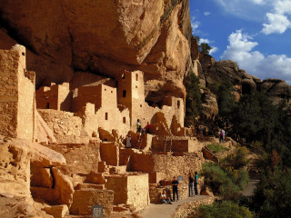 Cliff group people standing background - a cliff face free wallpaper