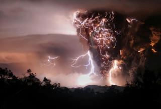Lightning cloud sky trees hill - a large cloud free wallpaper