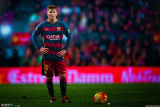 Man soccer ball field crowd 2 - the sideline free wallpaper