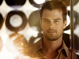 Man brown shirt posing light - a brown shirt free wallpaper