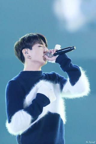 Male blue sweater white black - a blue sweater free wallpaper