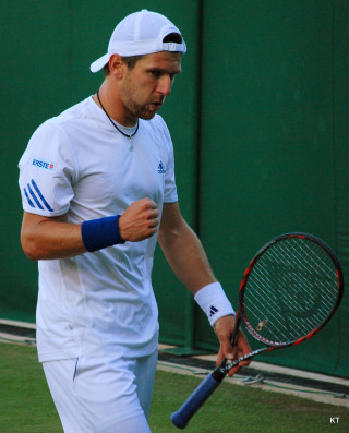 Man holding tennis racquet tennis - a man holding free wallpaper