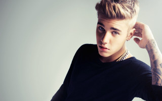 Man tattoo blackshirt posing perfecteyes - derf free wallpaper