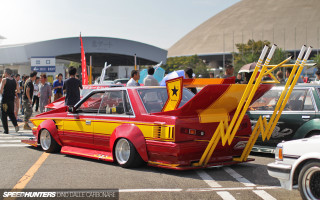 Car red yellow parking lot - body free wallpaper