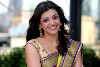 Woman sari smiling camera arms 2 - ella guru free wallpaper