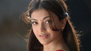 Woman long hair necklace image 4 - eye free wallpaper