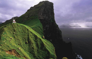 Green mountain church ocean cliff - the ocean and a cliff free wallpaper