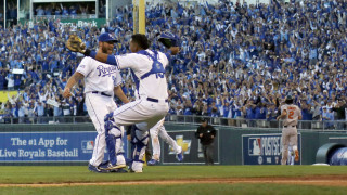 Baseball players field crowd stands - the stand free wallpaper
