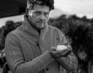 Man sweater doughnut serious look - art free wallpaper for desktop
