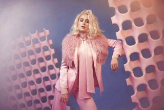 Pink fur coat outdoor album - free vintage wallpaper