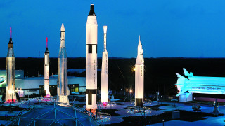 Rockets building clock side group - space free wallpaper