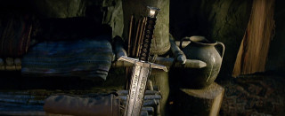 Sword room vase blanket floor - lord of the rings free wallpaper