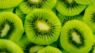 Kiwi fruit sliced half green - ayo free wallpaper
