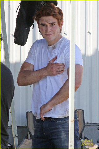 White shirt jeans horse building - david budd free wallpaper