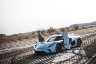 Blue sports car open door - single body free wallpaper