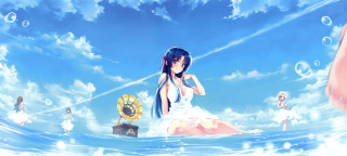 Woman beach bubbles fan water 2 - a picture free wallpaper
