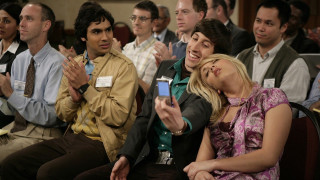 People clapping cell phone room - hand free wallpaper