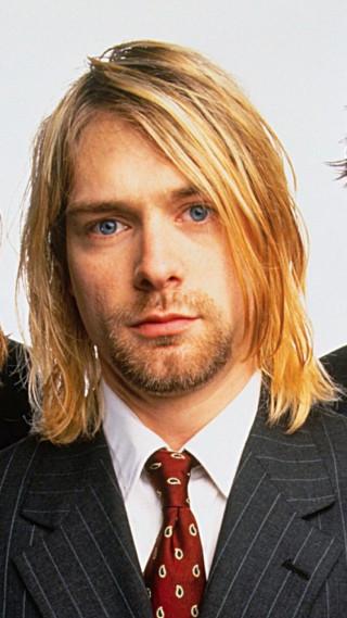 Man long hair suit red - a suit free wallpaper