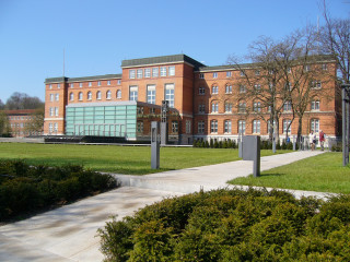 Heidelberg school building grassy lawn - a walkway free wallpaper