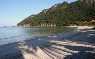 Beach mountain water house scenery 2 - far free wallpaper
