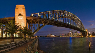 Bridge water city night lights 33 - a bridge over a body of water free wallpaper
