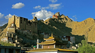 Mountain castle building sky clouds - panoramic view free wallpaper