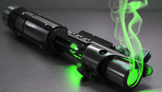 Green laser light gun table - war free wallpaper