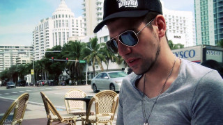 City street man sunglasses hat - sunglass free wallpaper