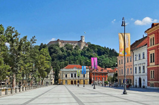 City street castle background flag - bela čikoš sesija free wallpaper