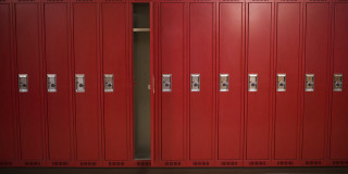 Red locker doors center keys - unreal engine 5 free wallpaper