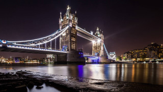 Bridge over water night lights 2 - christopher wren free wallpaper