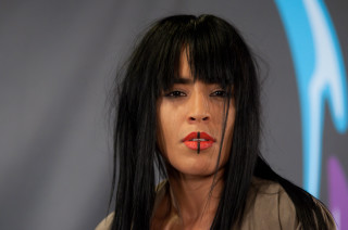 Araceli gilbert asian woman blurry - red lipstick free wallpaper