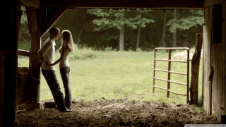 Couple people barn horse pen - cinematic photography free wallpaper