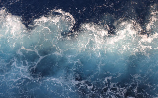 Large body of water waves - a large body of water free wallpaper