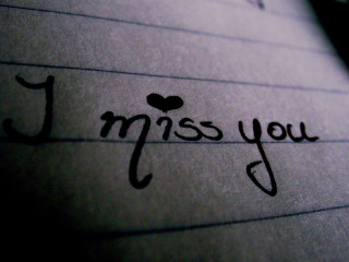 I miss you heart close - free love wallpaper