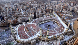 Large building dome city snow - a mosaic free wallpaper