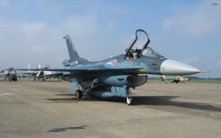 Fighter jet airport tarmac planes 2 - top of an airport tarmac next free wallpaper