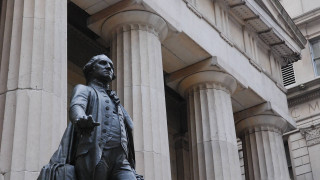 Statue man building columns clock - the top of the building free wallpaper