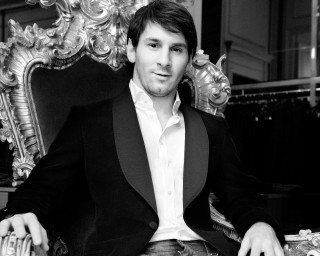 Man sitting chair suit tie - a suit free wallpaper