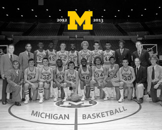 Men basketball court net group - vintage free wallpaper