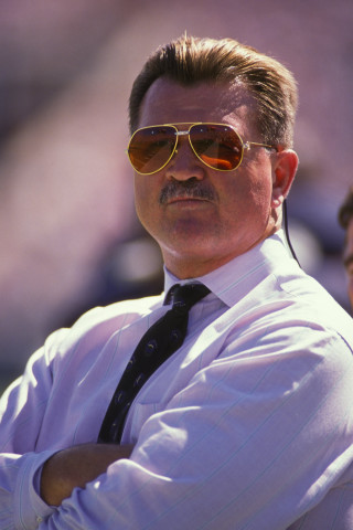 Man sunglasses tie arms crossed - sunglass free wallpaper