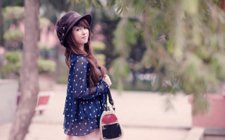 Woman hat dress purse bag - a woman in a hat free wallpaper
