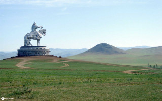 Horse rider statue hill mountain - a statue free wallpaper