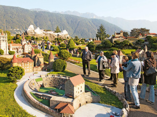 Miniature town golf course children - tilt shift free wallpaper