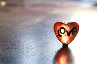 Heart love object tabletop light - anne dunn free wallpaper