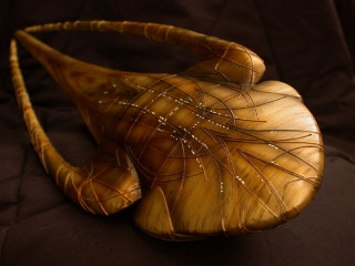 Wooden leaf sculpture water drops - alison kinnaird free wallpaper
