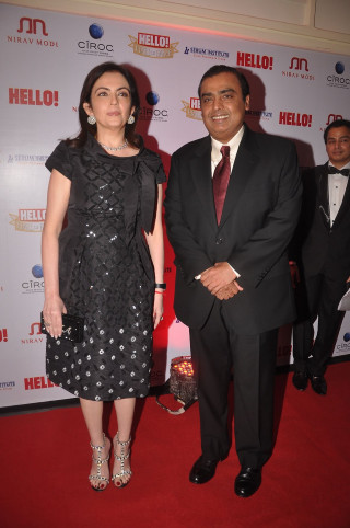 Man woman red carpet formal - a man and a woman free wallpaper